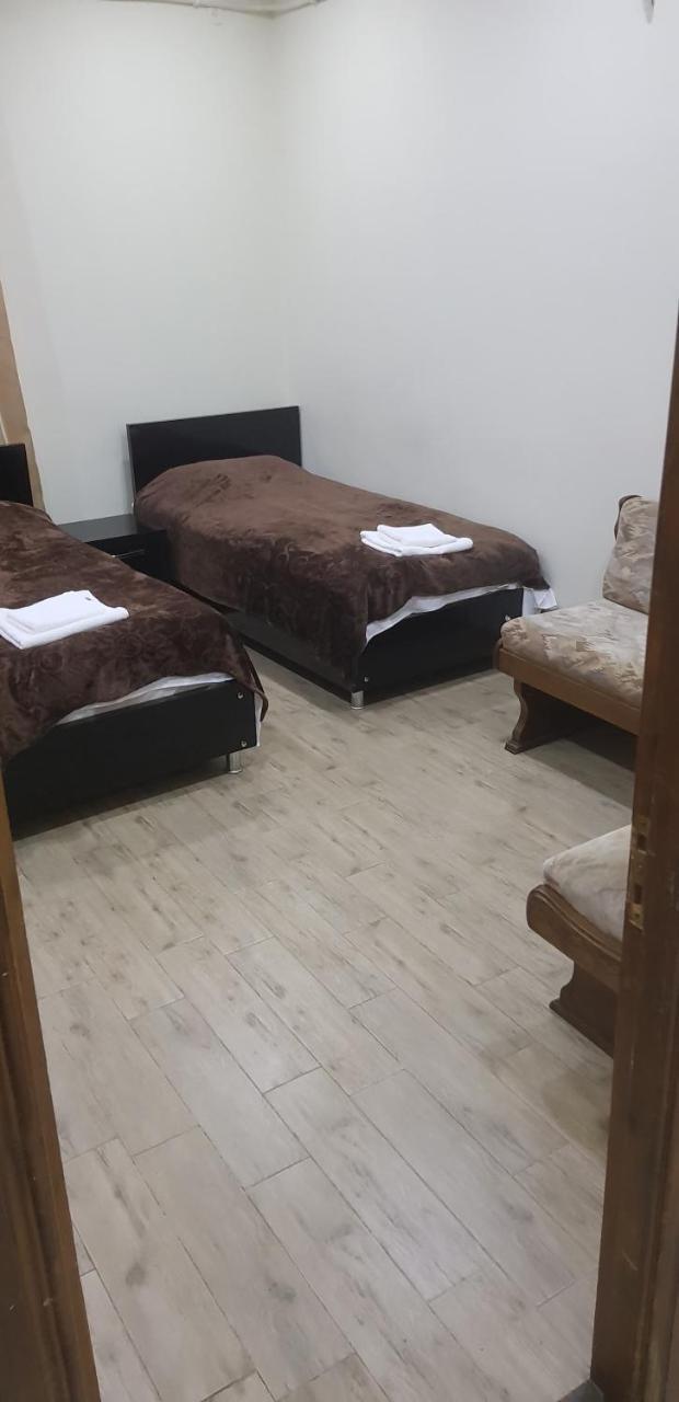 Hotel Cattaleya Batoemi Buitenkant foto