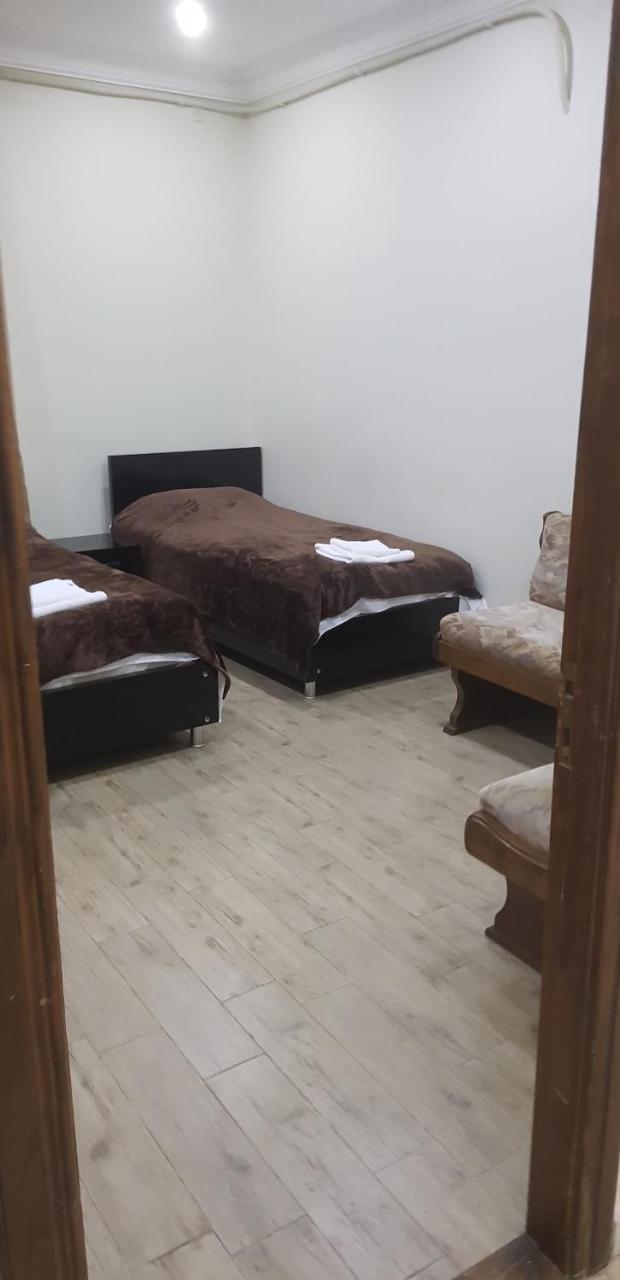 Hotel Cattaleya Batoemi Buitenkant foto